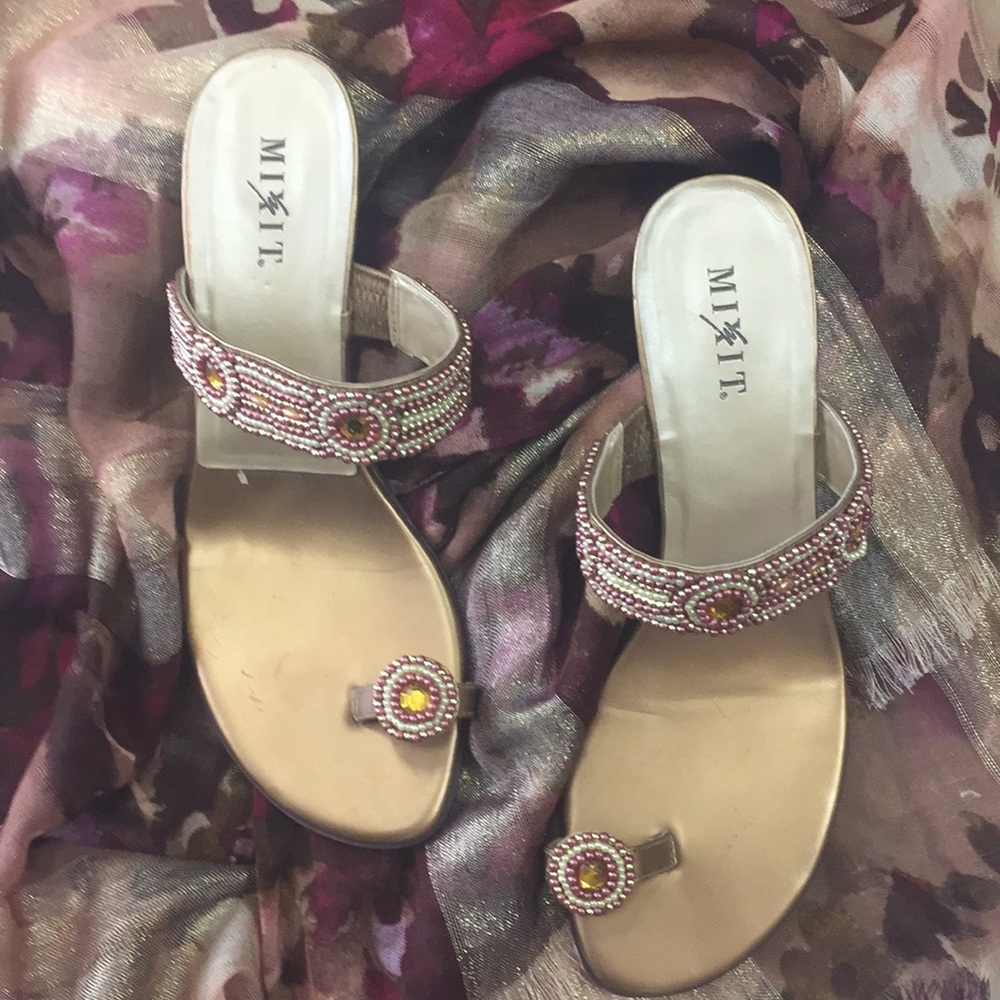 Sandals - Picture 4 of 8